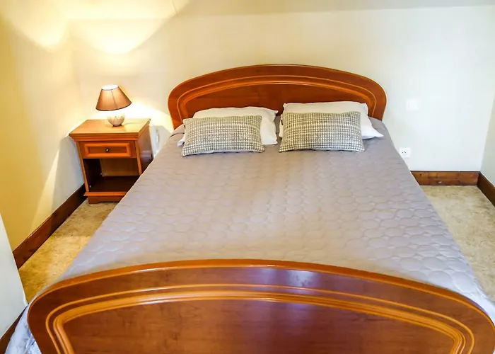 Les Chenes By Interhome